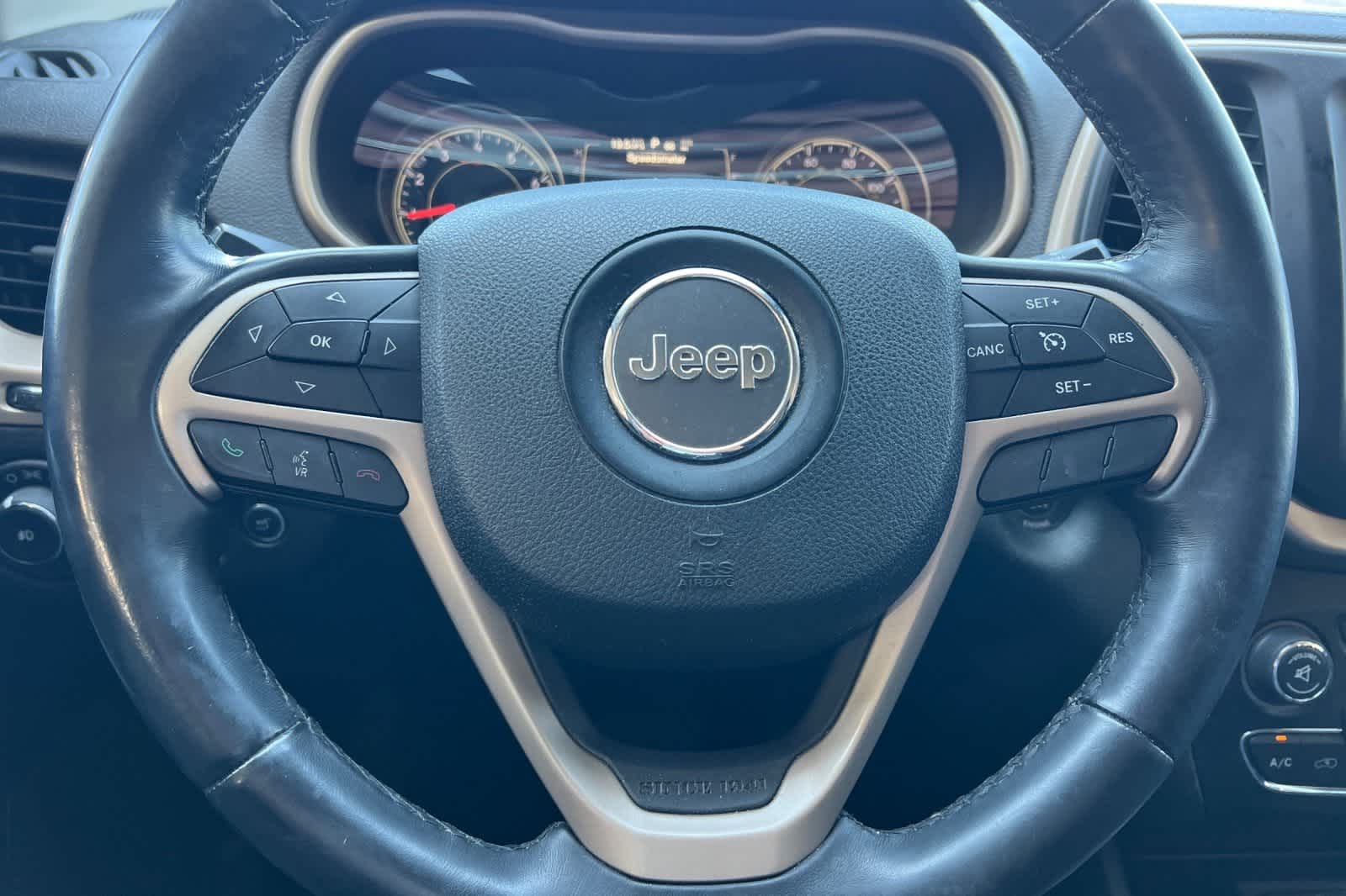Thumbnail: 2014 Jeep Cherokee - 25