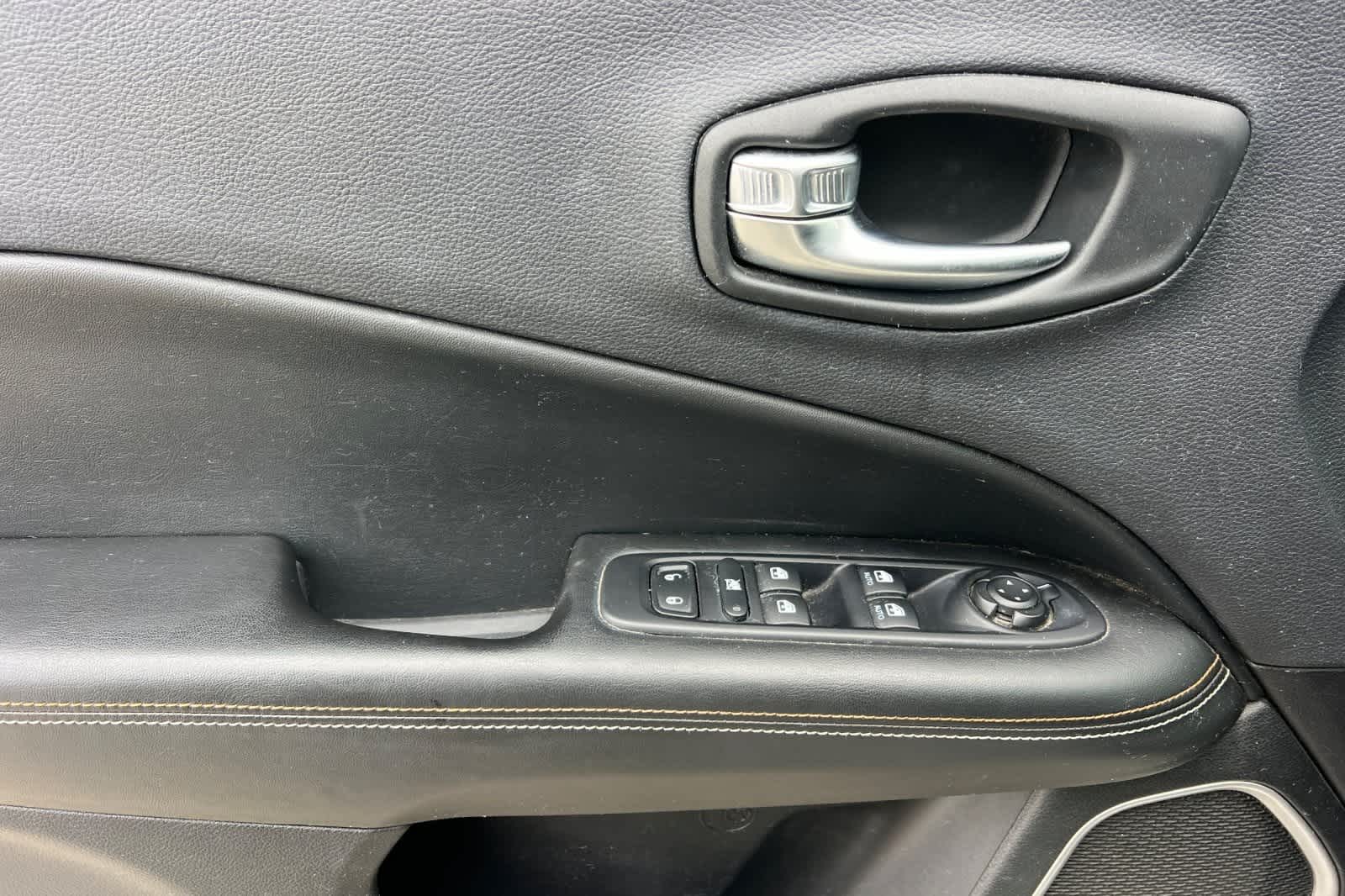 Thumbnail: 2018 Jeep Compass - 13