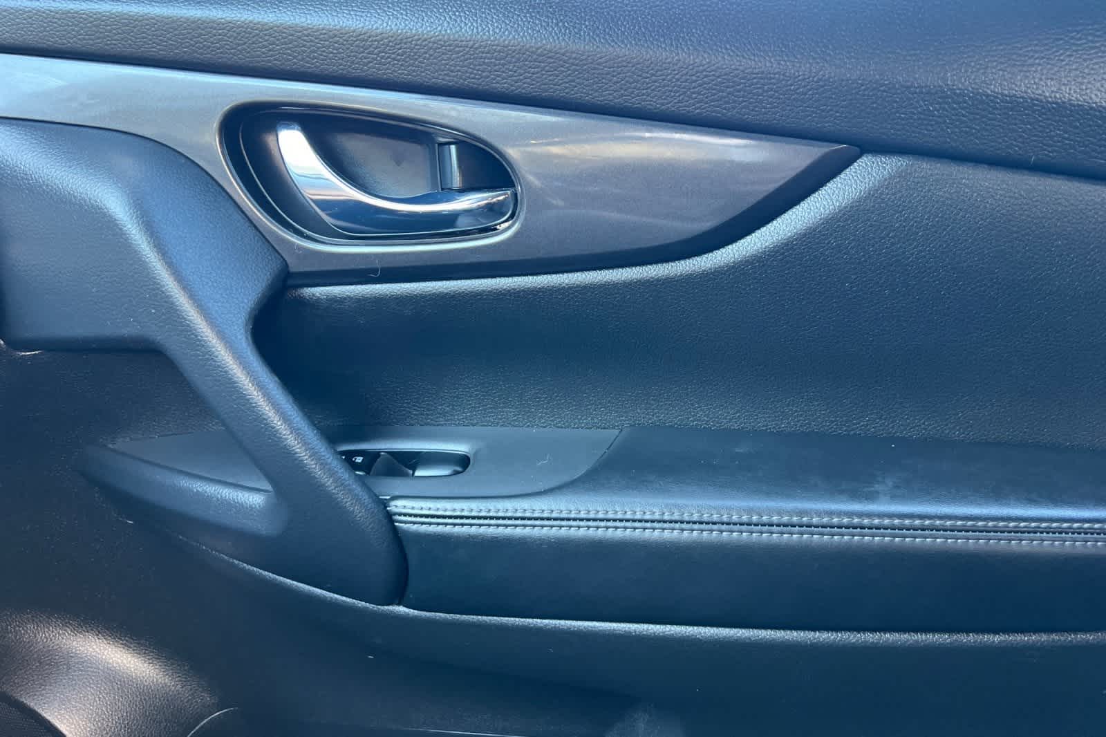 Thumbnail: 2020 Nissan Rogue - 21