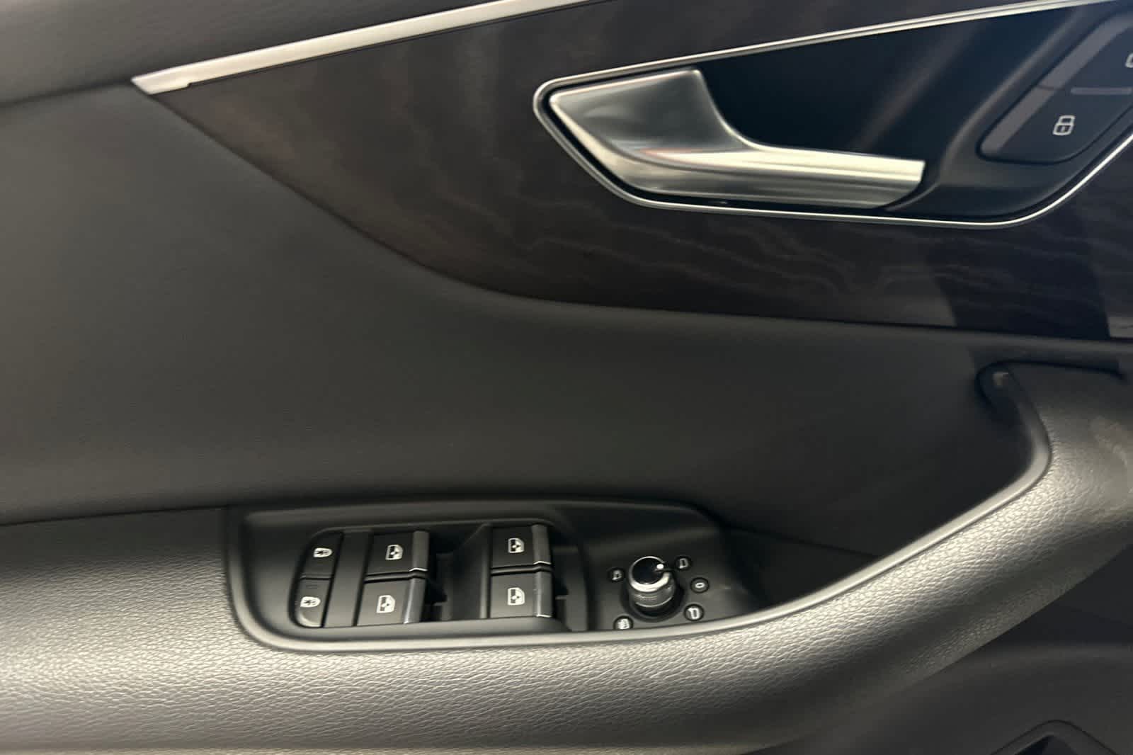 Thumbnail: 2021 Audi Q7 - 15
