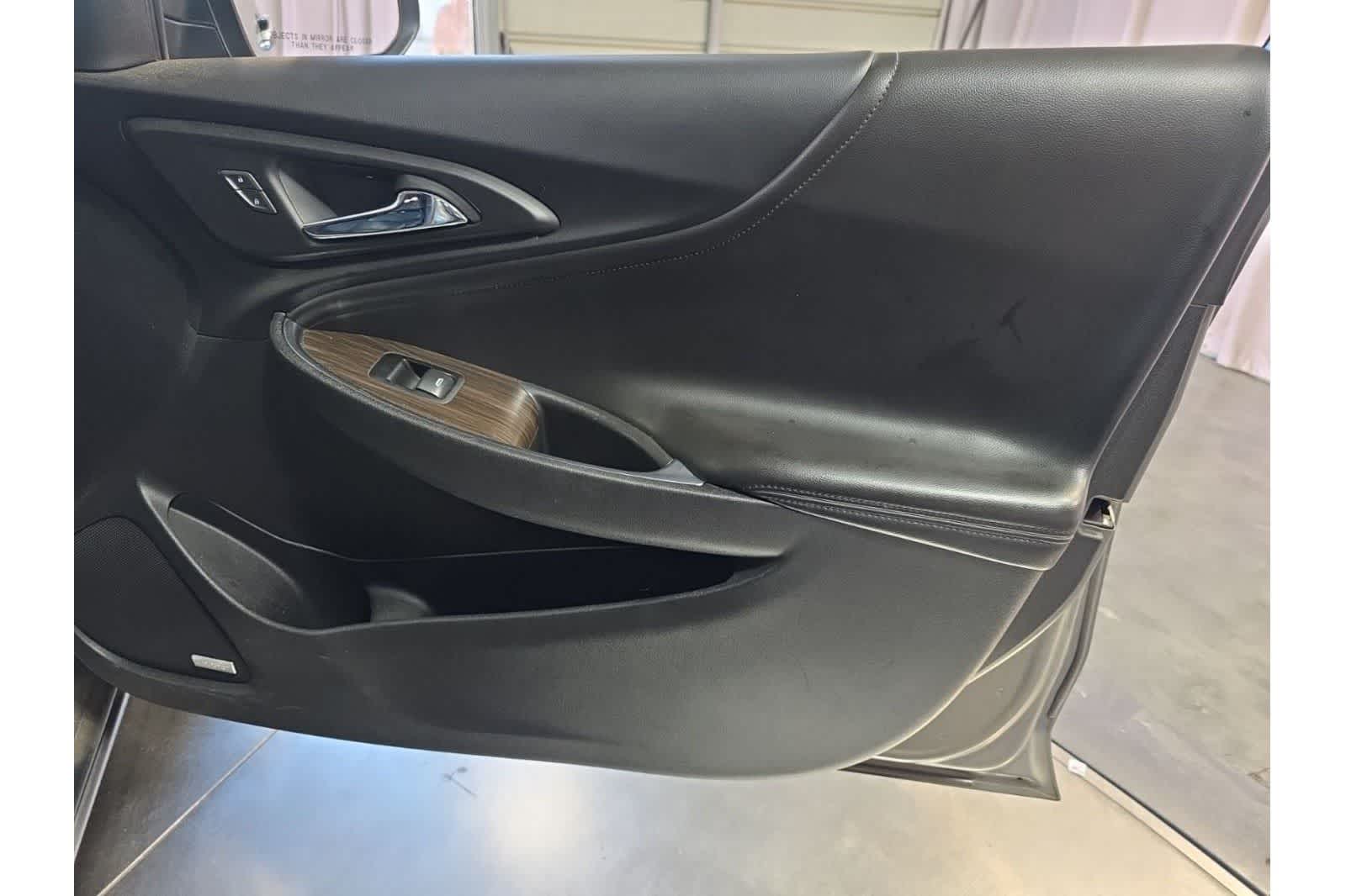 Thumbnail: 2017 Chevrolet Malibu - 13