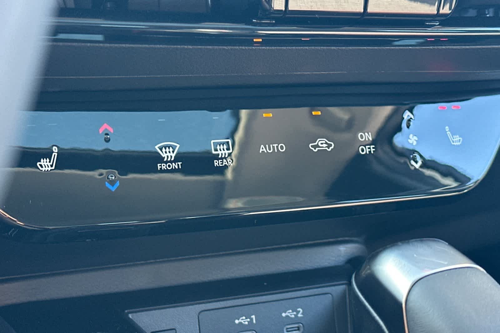 Thumbnail: 2026 Nissan Kicks - 24