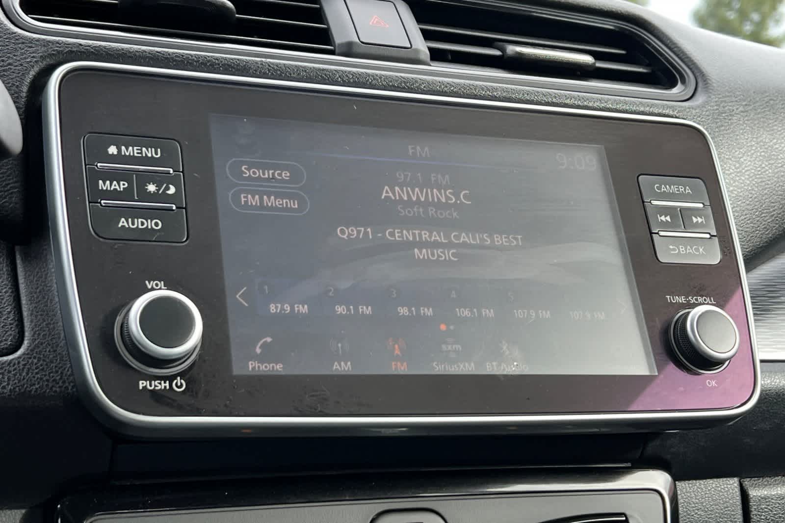 Thumbnail: 2023 Nissan Leaf - 22