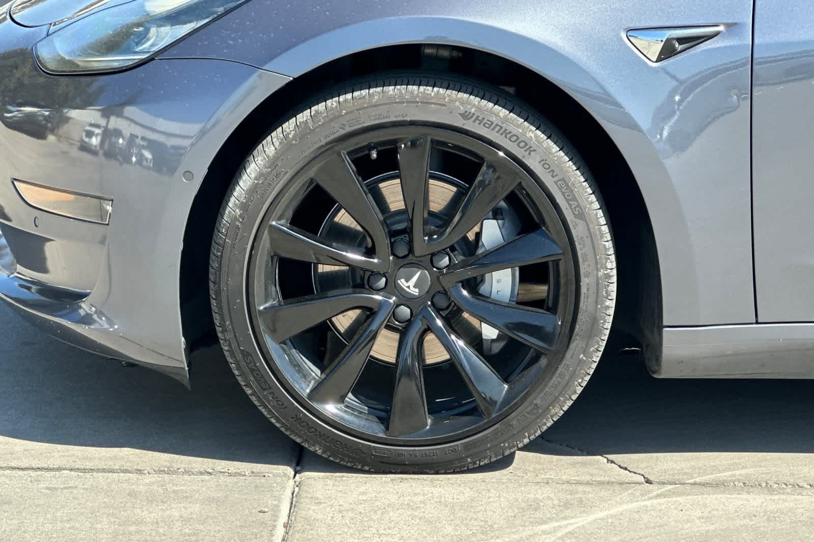 Thumbnail: 2018 Tesla Model 3 - 12