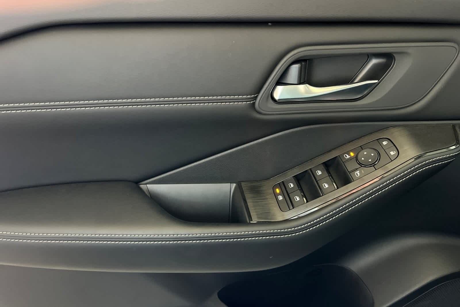 2024 Nissan Rogue SV 15