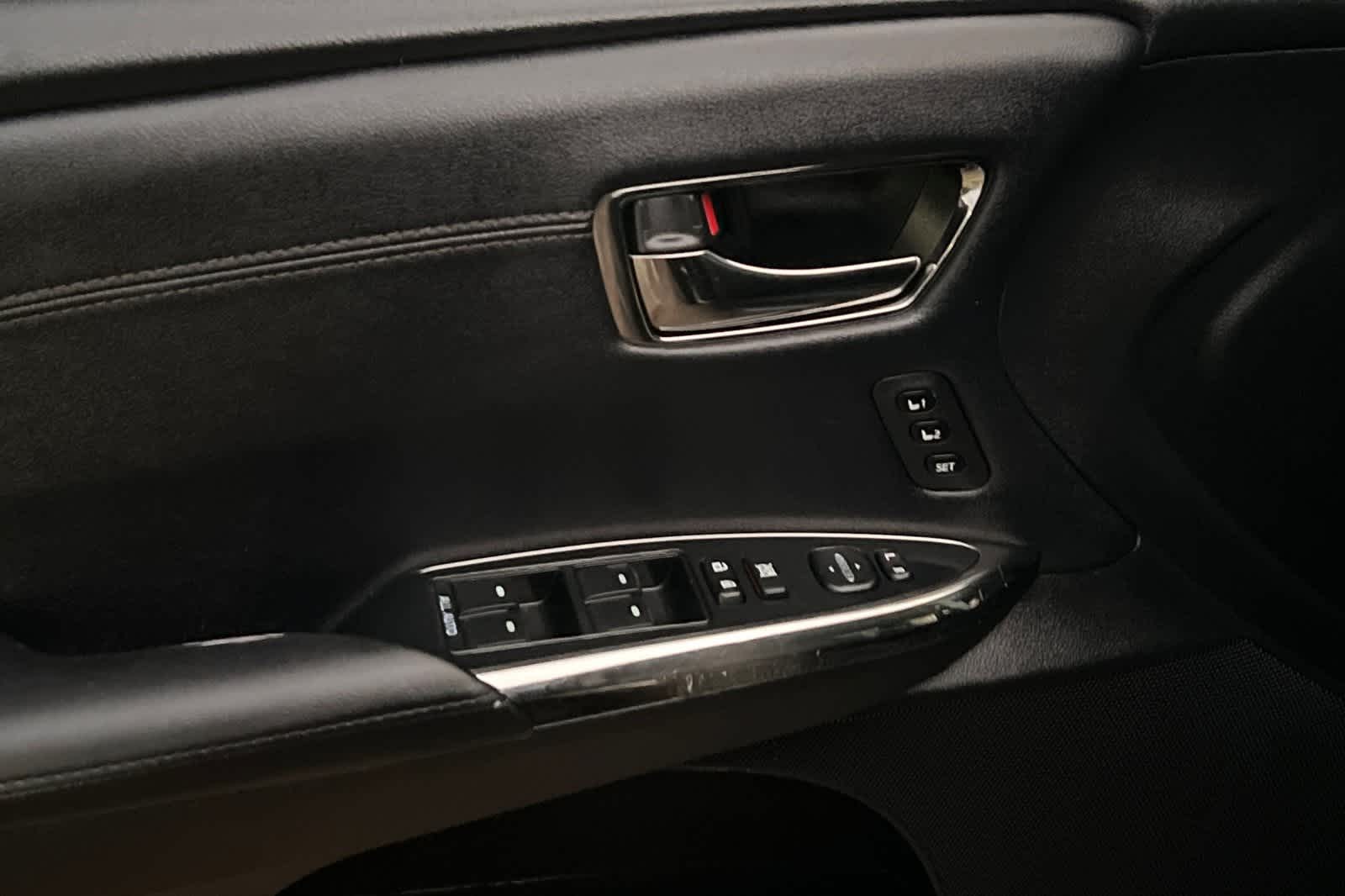 Thumbnail: 2016 Toyota Avalon - 13