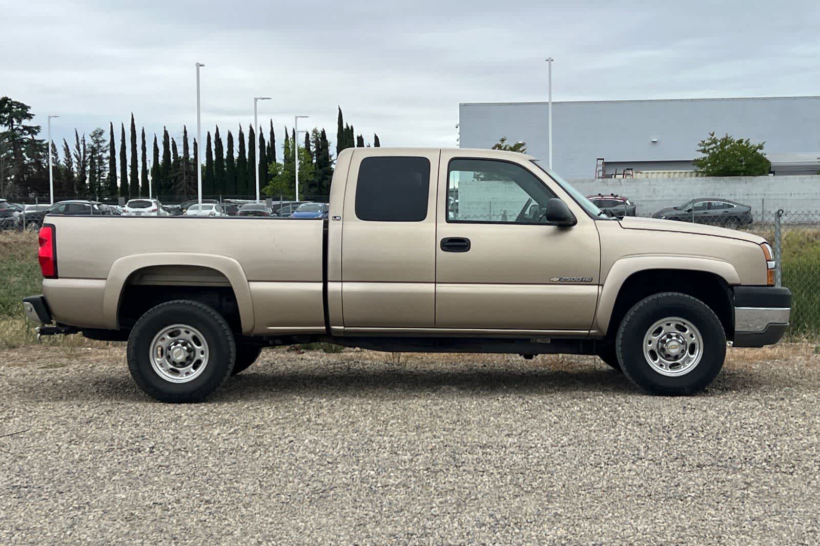 Thumbnail: 2004 Chevrolet Silverado 2500 - 9
