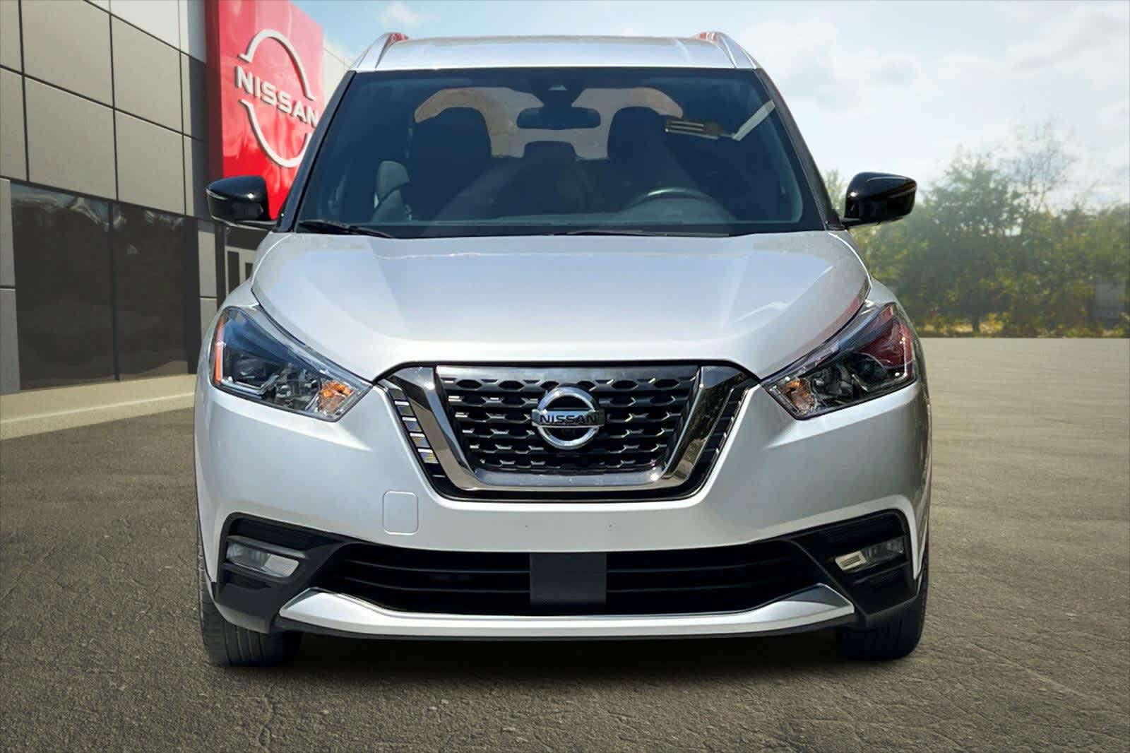 2020 Nissan Kicks SR 11