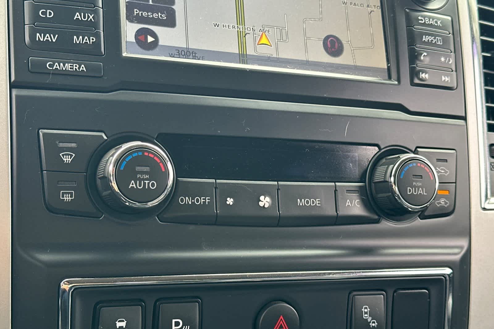 2017 Nissan Titan SL 23