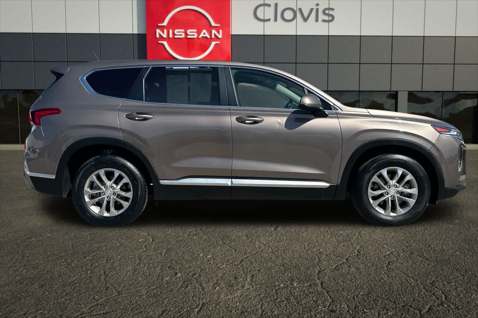 Thumbnail: 2019 Hyundai Santa Fe - 9