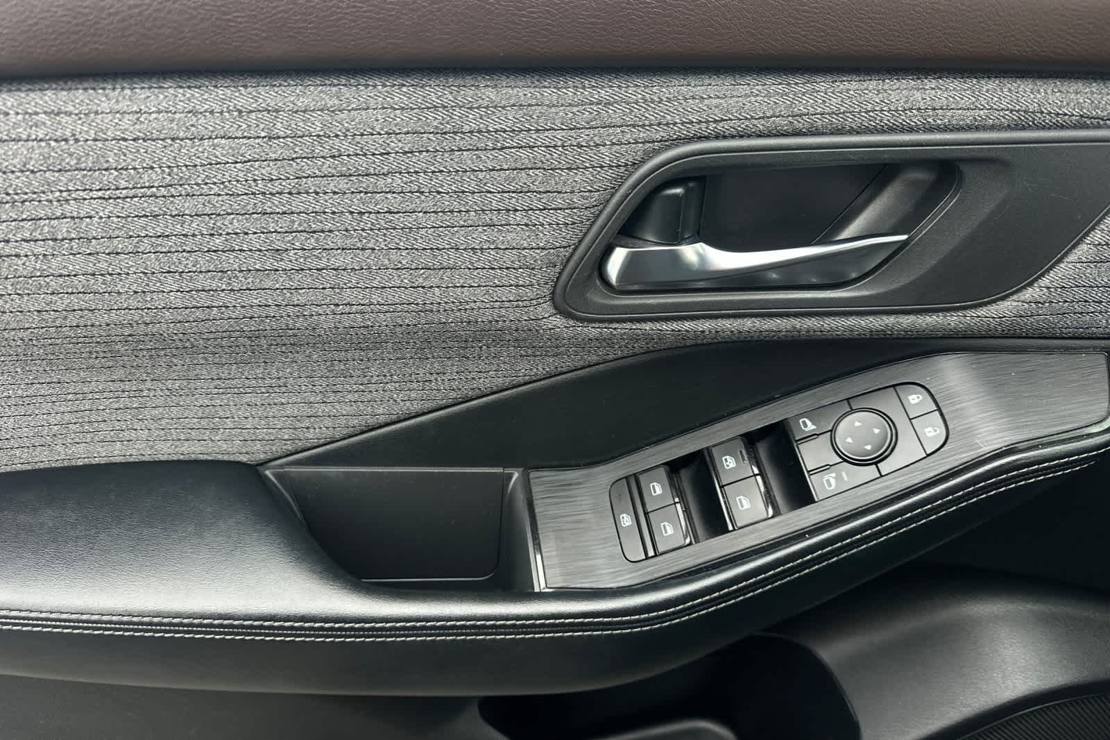 Thumbnail: 2023 Nissan Rogue - 13