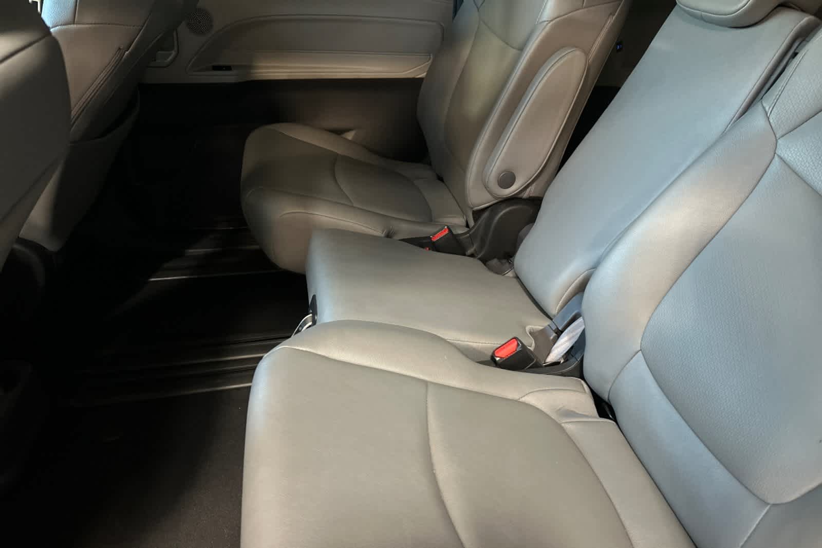 Thumbnail: 2023 Toyota Sienna - 5