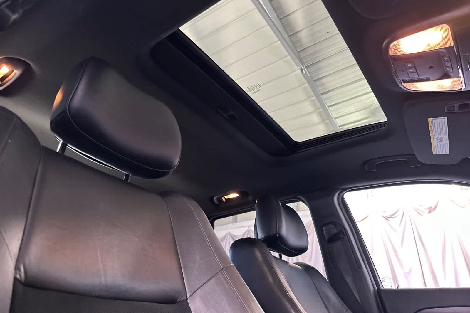 Thumbnail: 2015 Jeep Grand Cherokee - 19