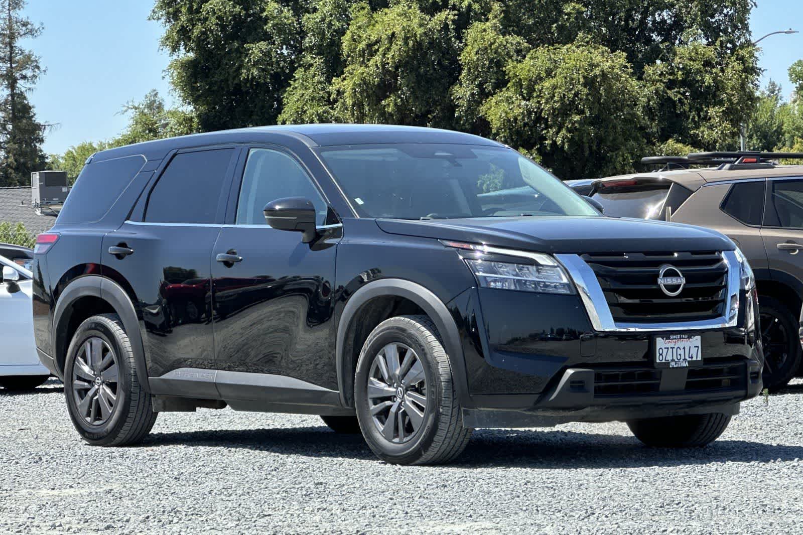 Thumbnail: 2022 Nissan Pathfinder - 10