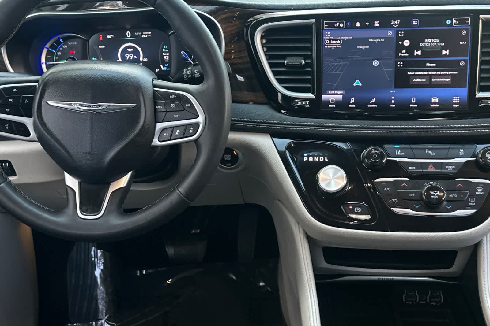 Thumbnail: 2023 Chrysler Pacifica - 15