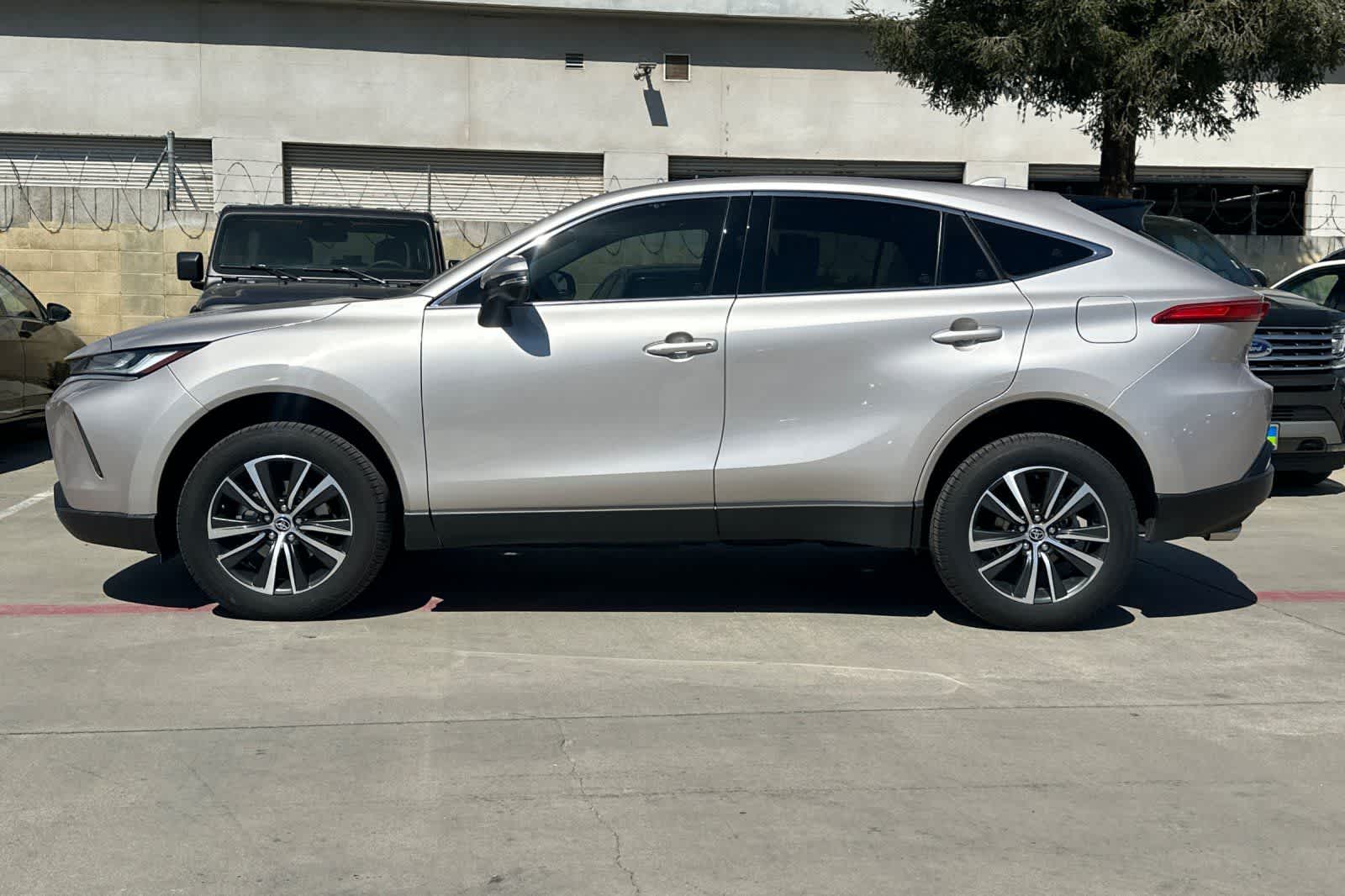 Thumbnail: 2024 Toyota Venza - 6