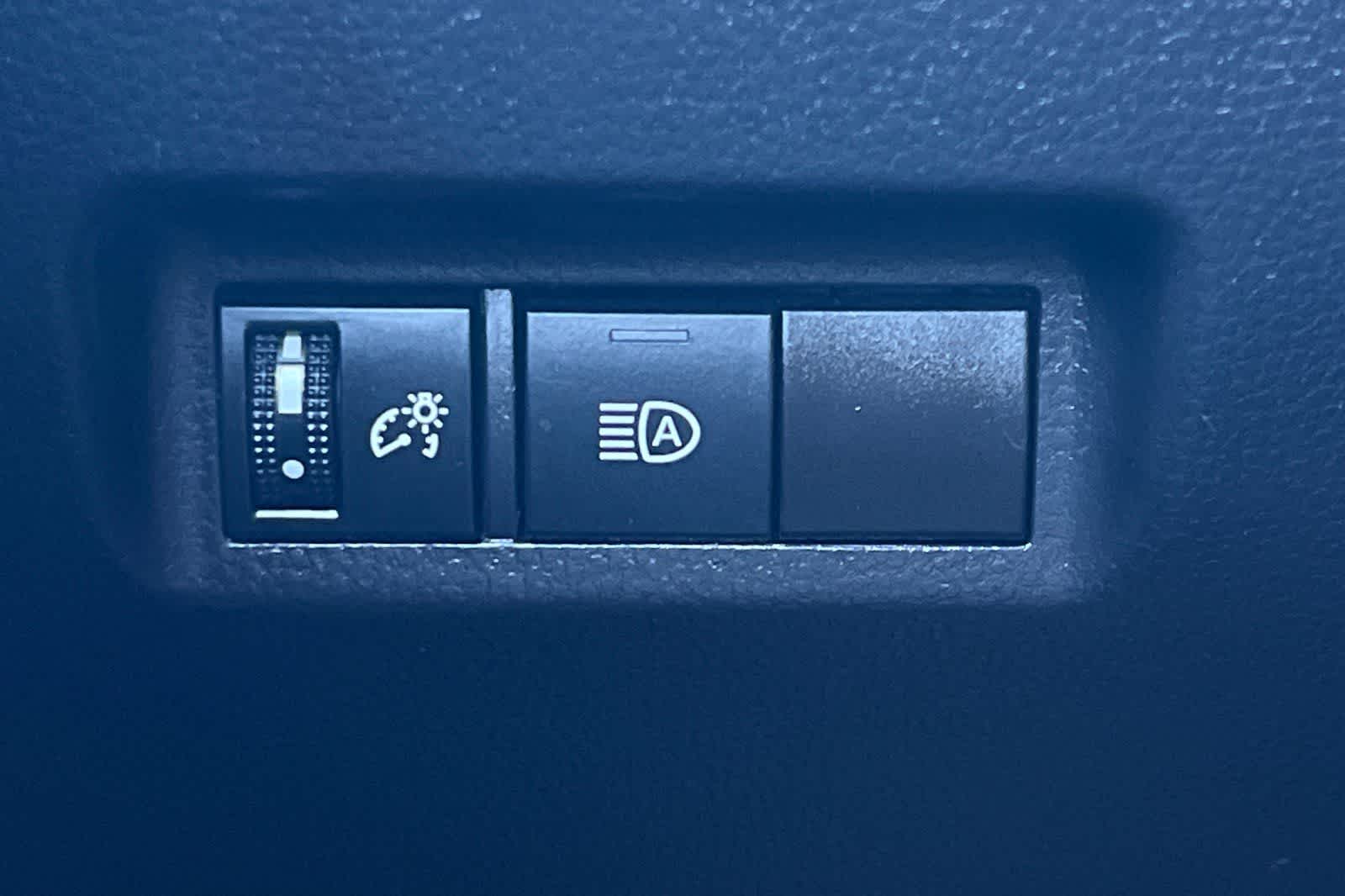 Thumbnail: 2021 Toyota RAV4 - 31