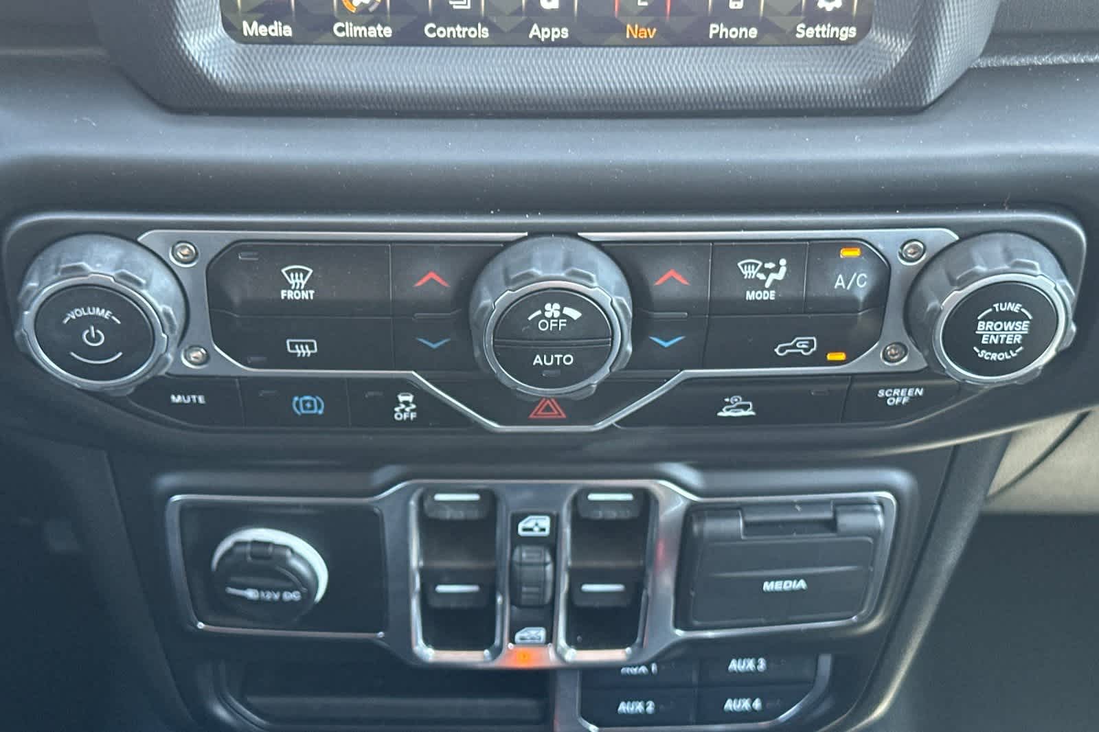 Thumbnail: 2023 Jeep Wrangler - 24