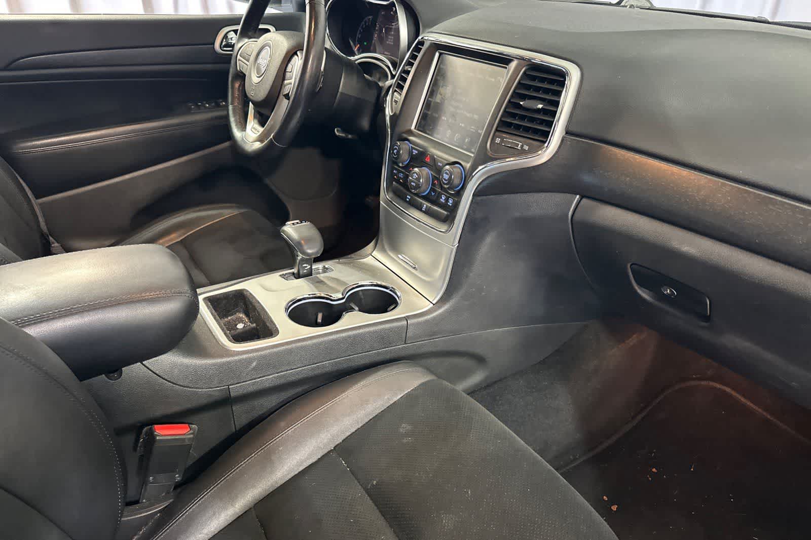 Thumbnail: 2015 Jeep Grand Cherokee - 18