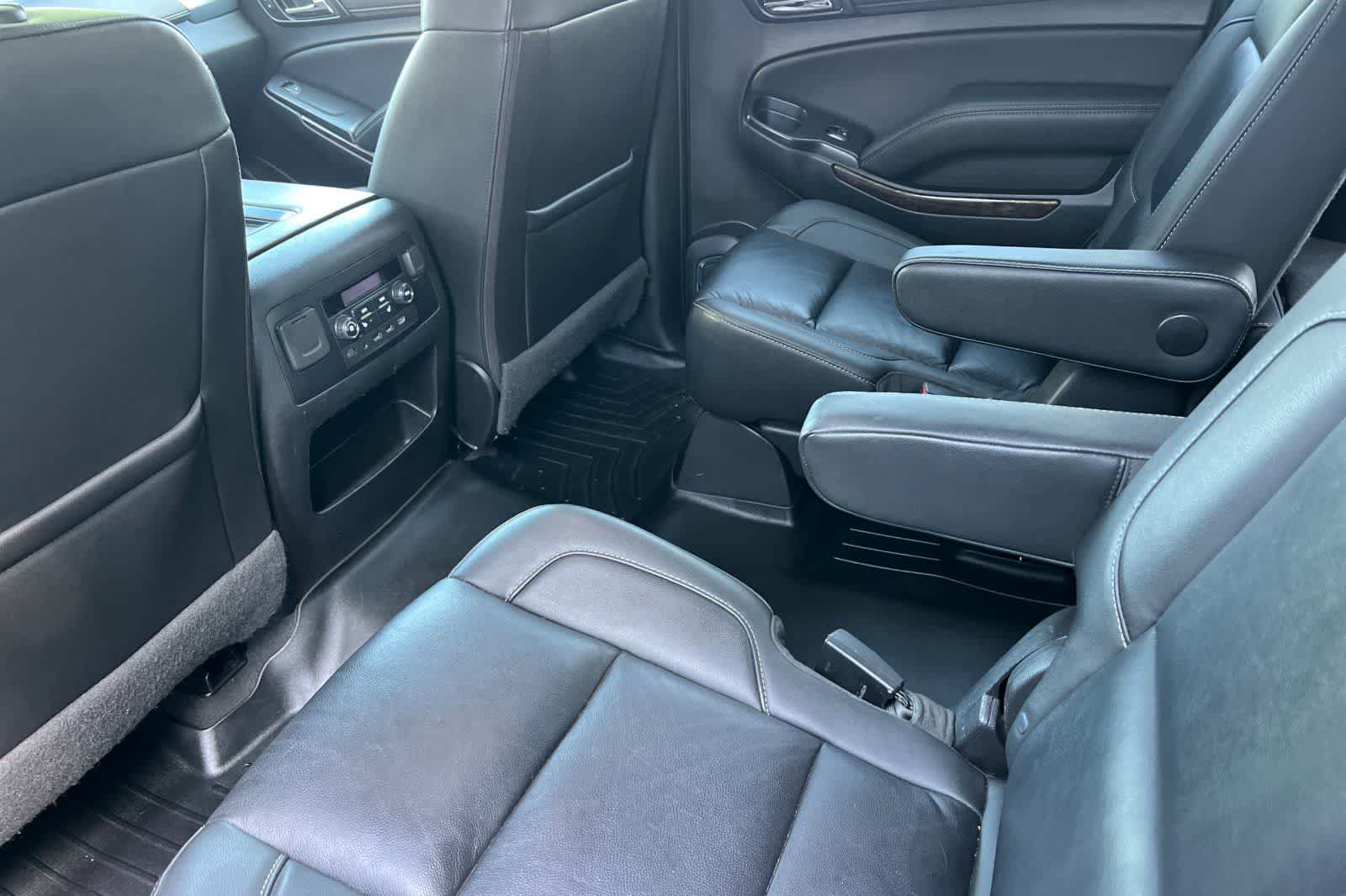 Thumbnail: 2019 Chevrolet Suburban - 5