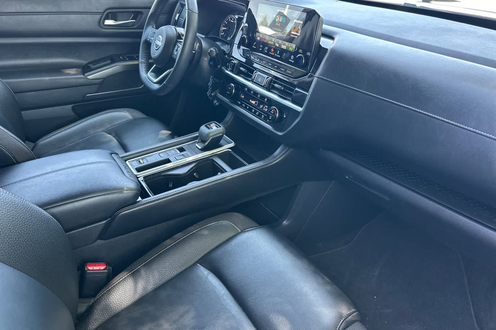 Thumbnail: 2023 Nissan Pathfinder - 19