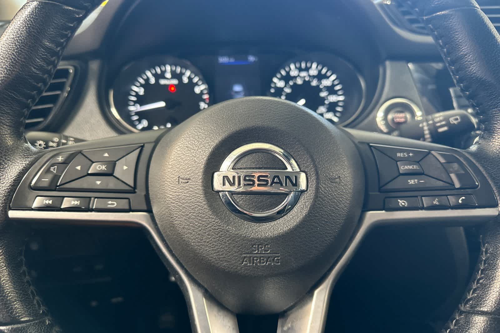Thumbnail: 2021 Nissan Rogue Sport - 25
