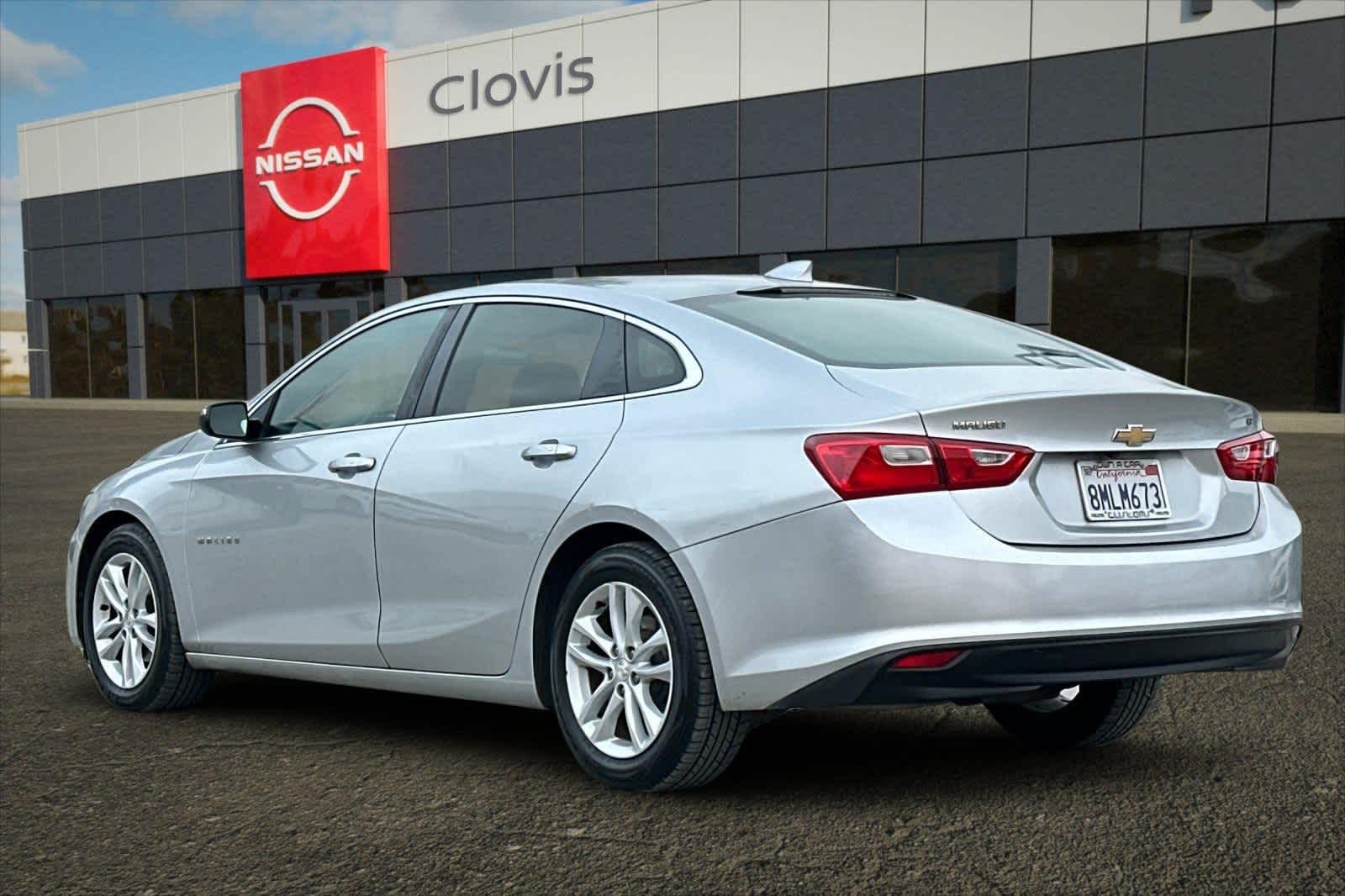 Thumbnail: 2017 Chevrolet Malibu - 7