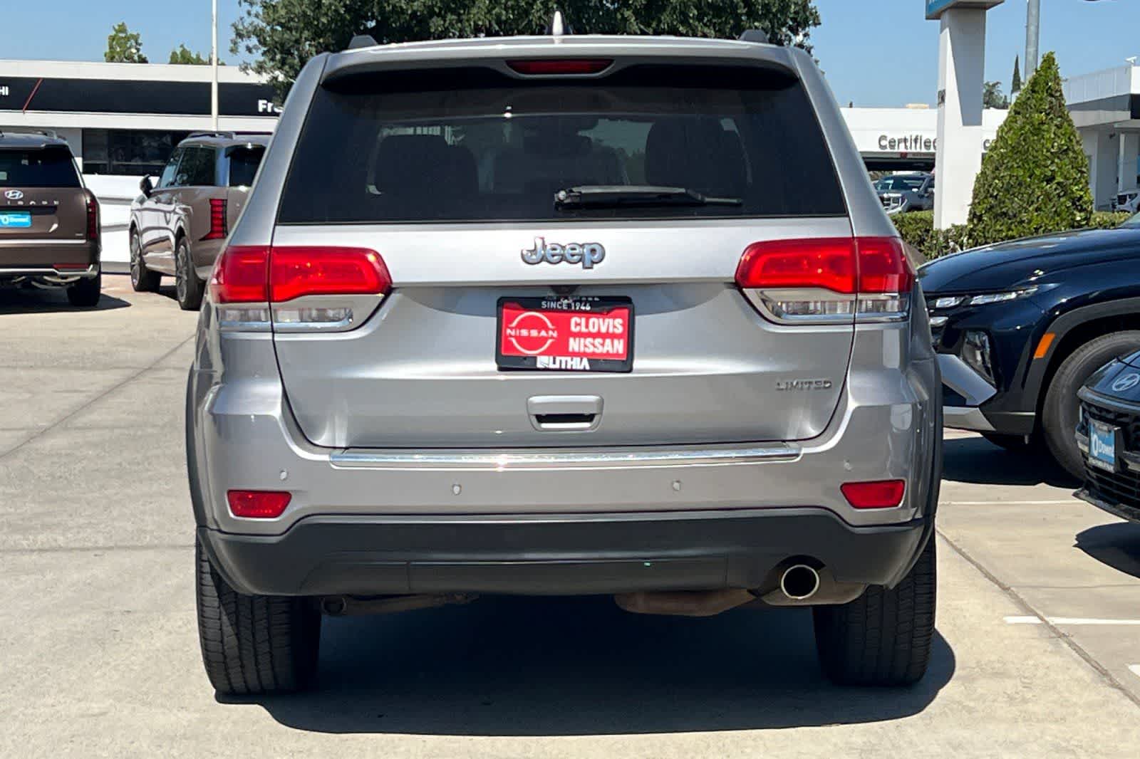 Thumbnail: 2017 Jeep Grand Cherokee - 8