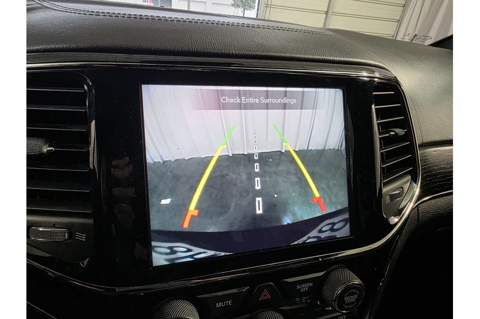 Thumbnail: 2020 Jeep Grand Cherokee - 23