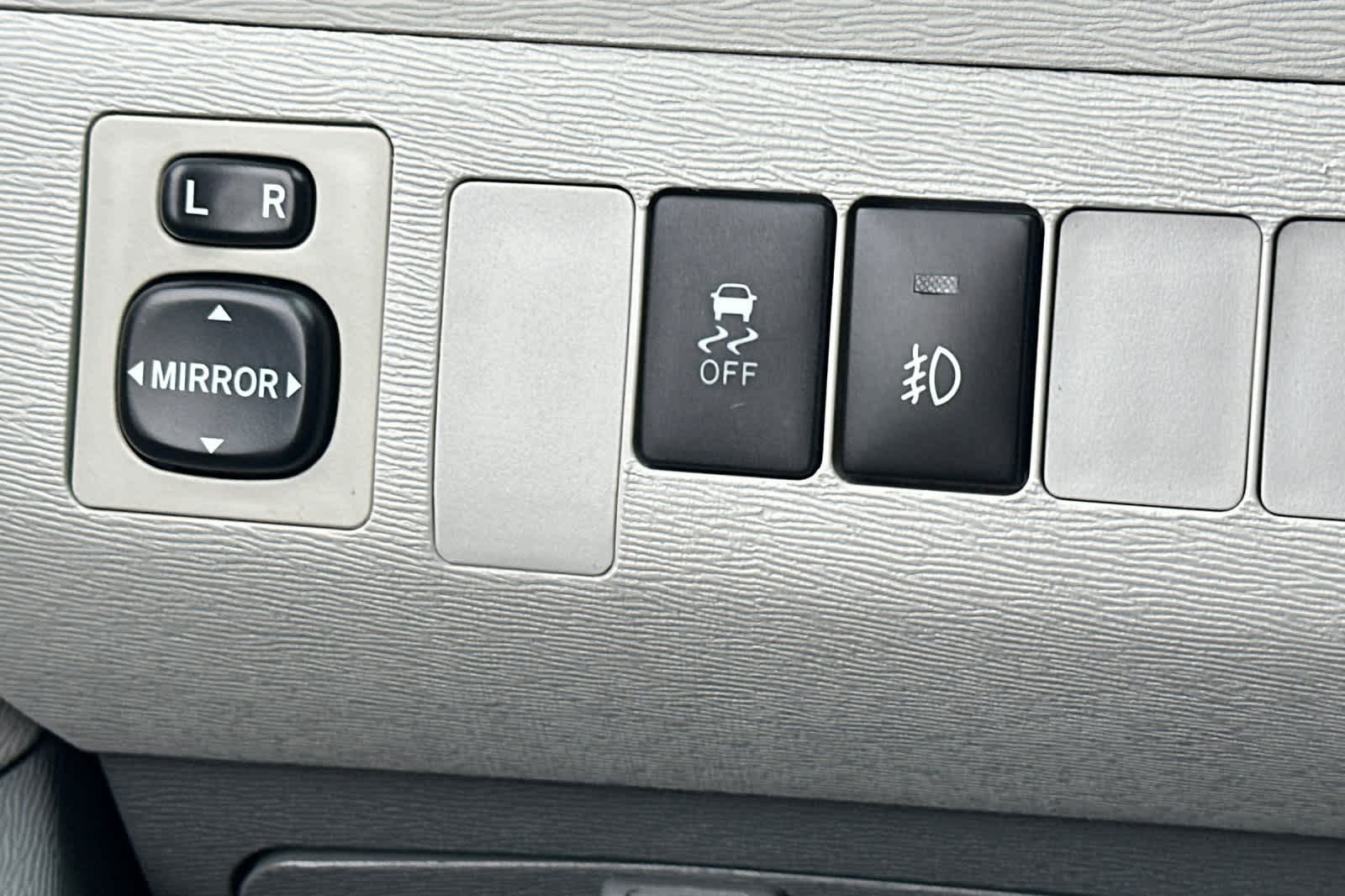 Thumbnail: 2014 Toyota Sienna - 33