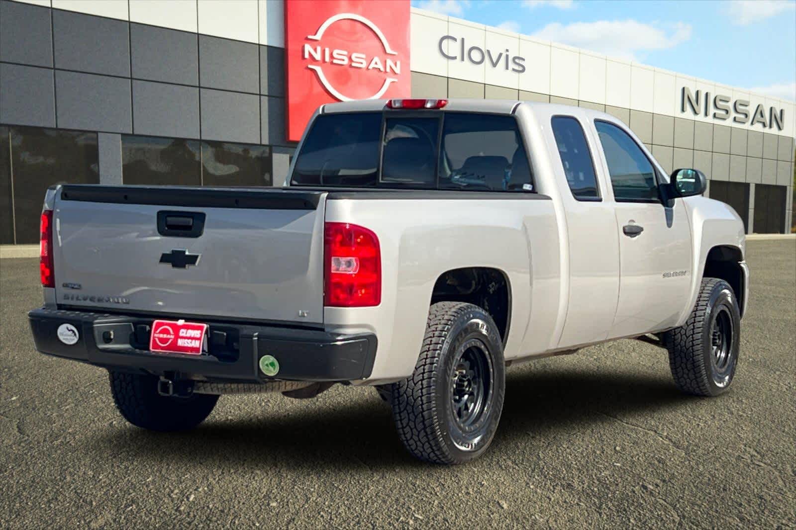 Thumbnail: 2009 Chevrolet Silverado 1500 - 3