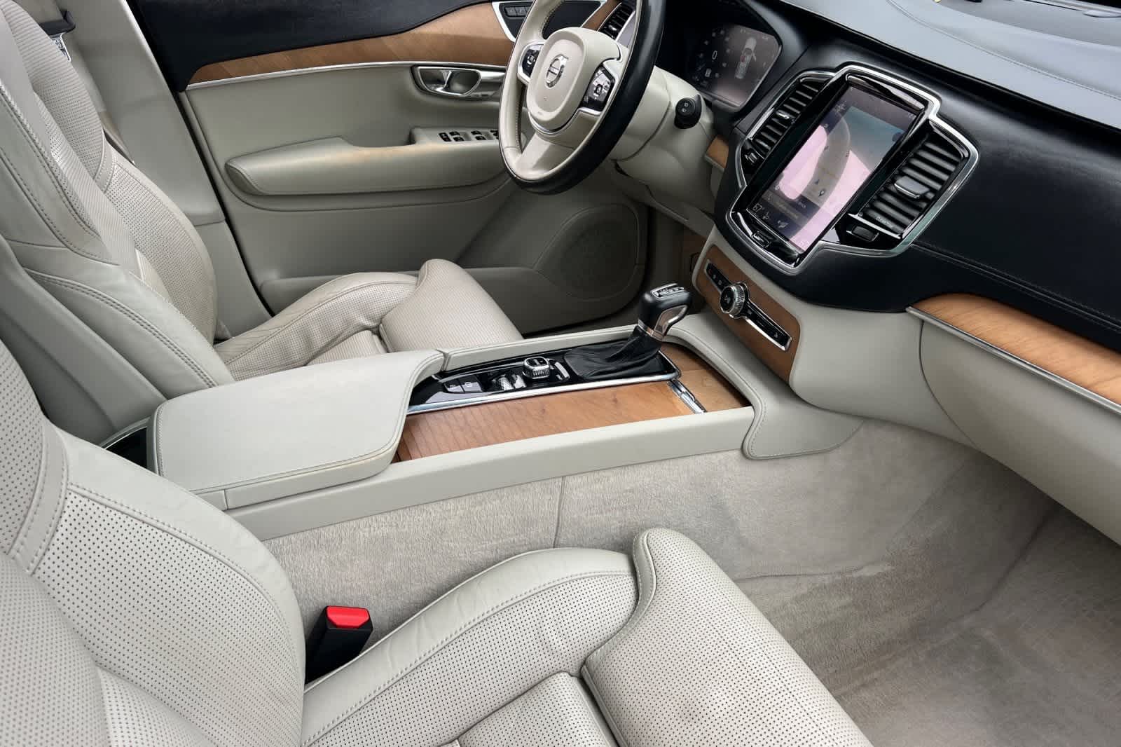 Thumbnail: 2016 Volvo XC90 - 18