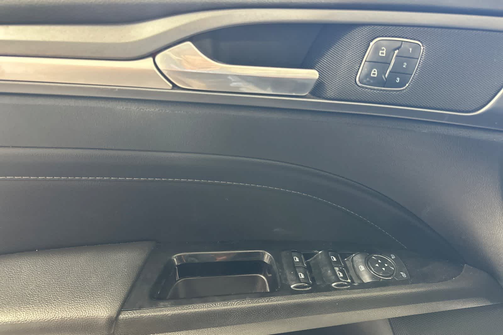 Thumbnail: 2015 Ford Fusion - 15