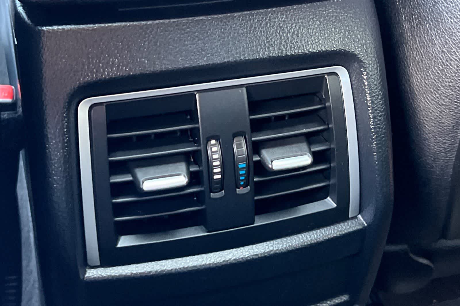 Thumbnail: 2016 BMW 3 Series - 15