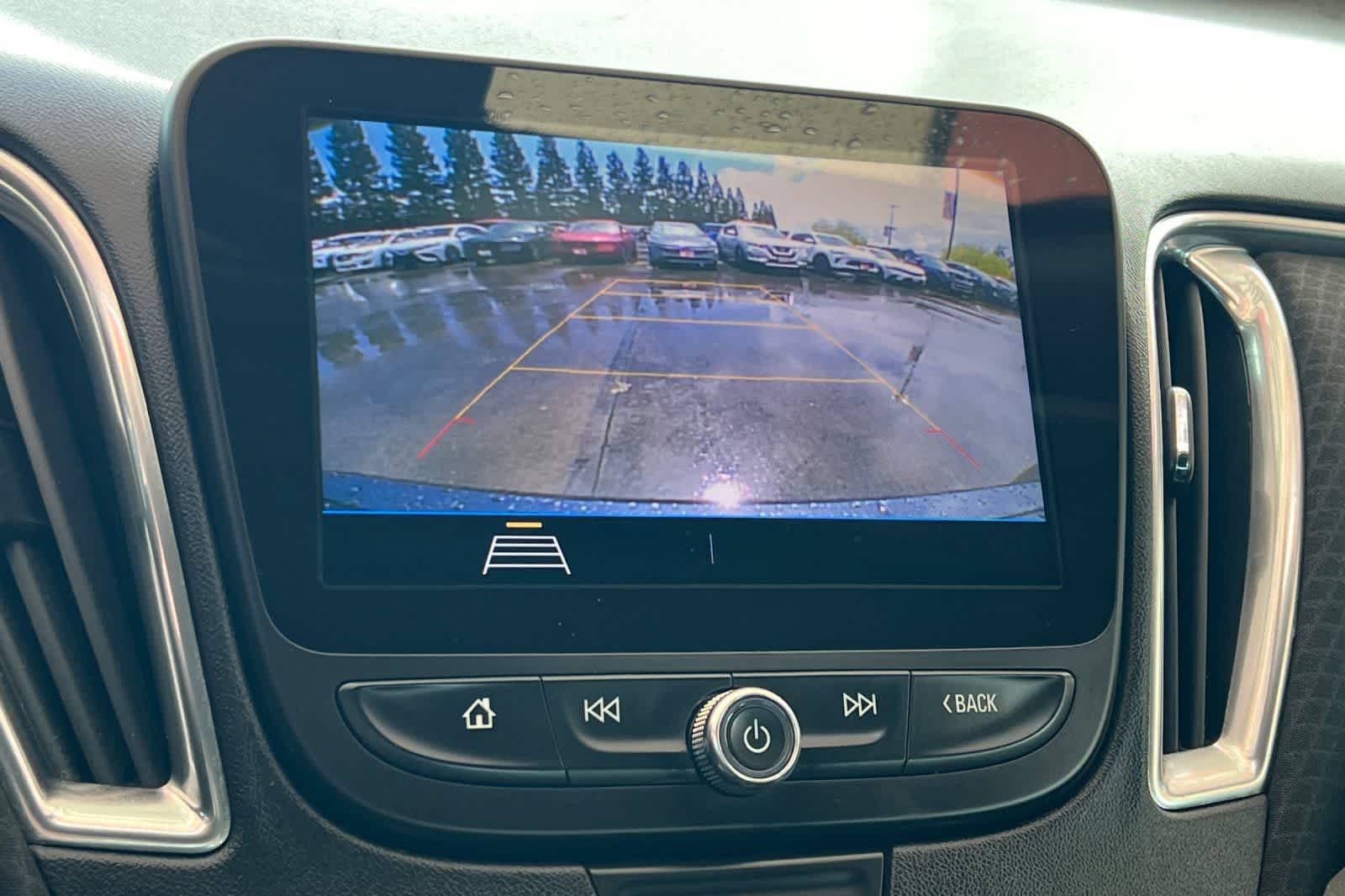 Thumbnail: 2019 Chevrolet Malibu - 21