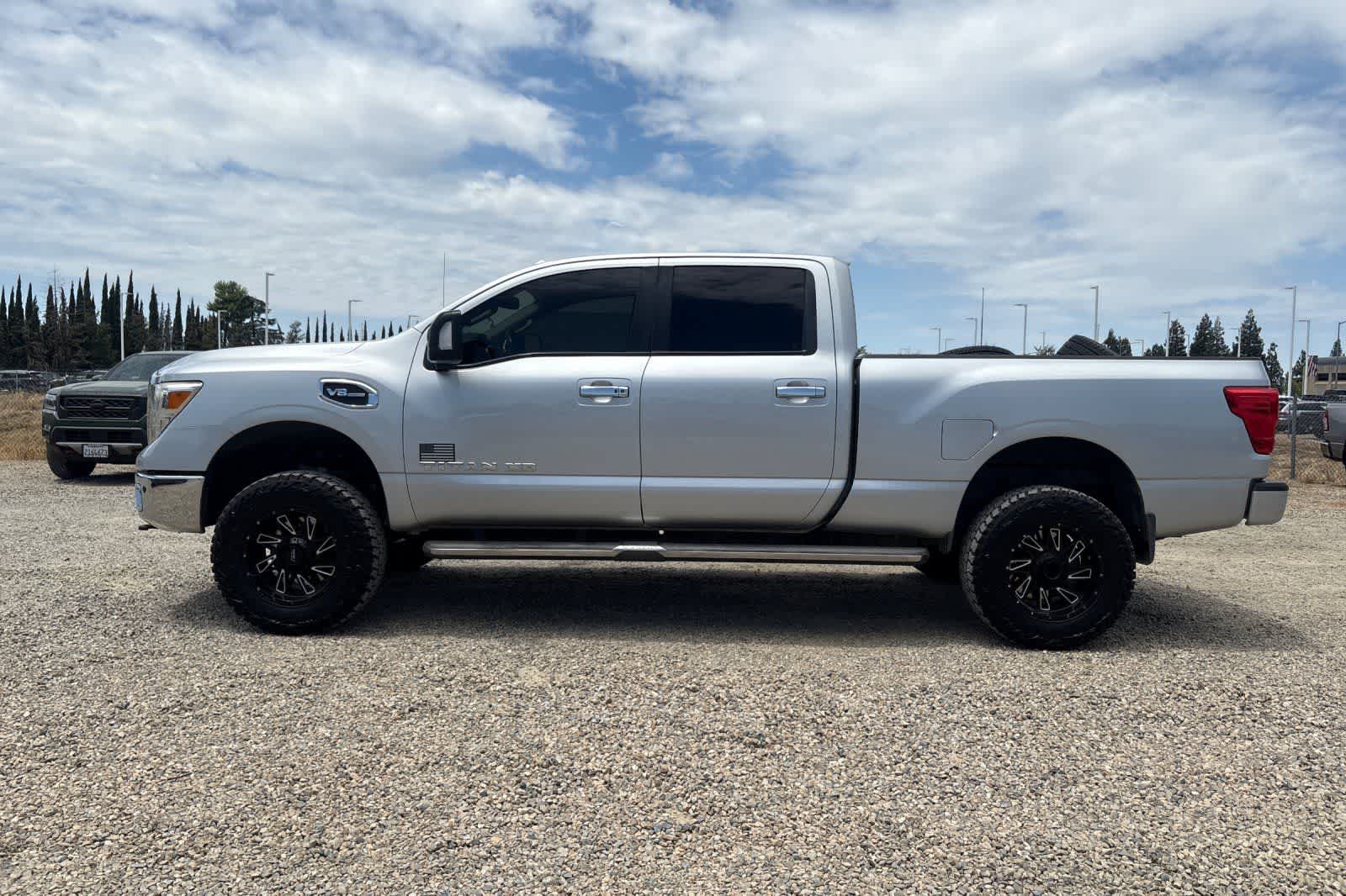 Thumbnail: 2017 Nissan Titan - 6
