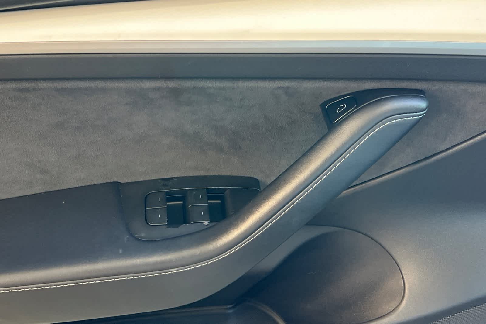 Thumbnail: 2021 Tesla Model 3 - 15