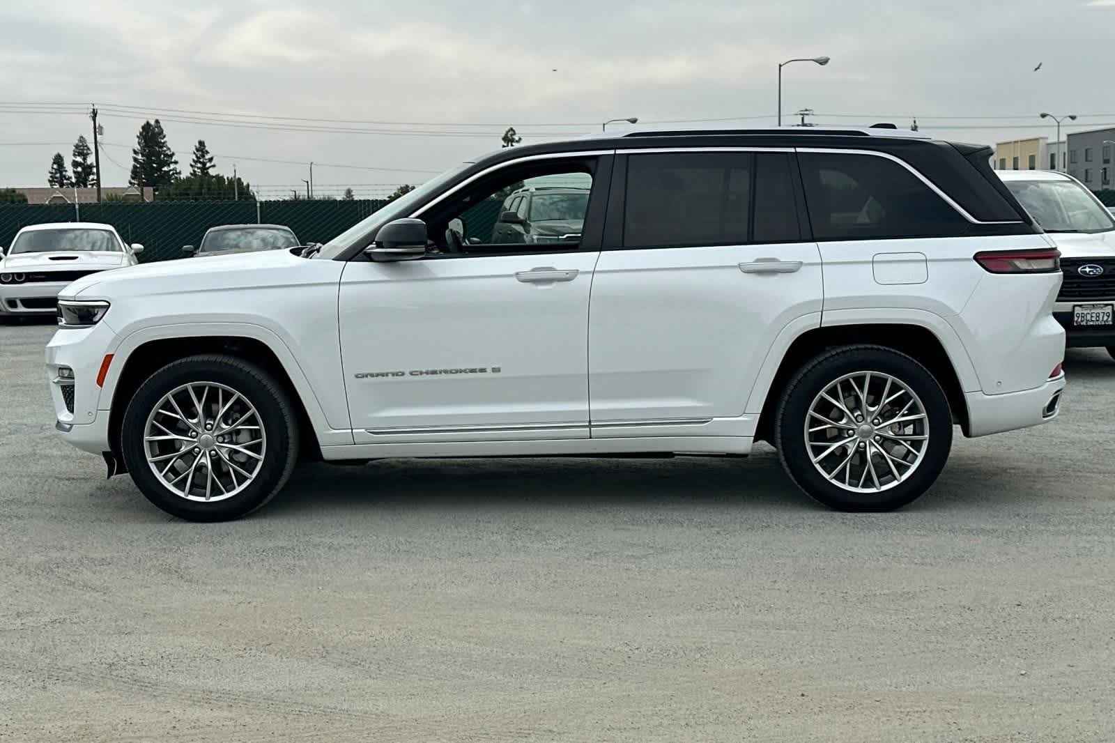 Thumbnail: 2024 Jeep Grand Cherokee - 6