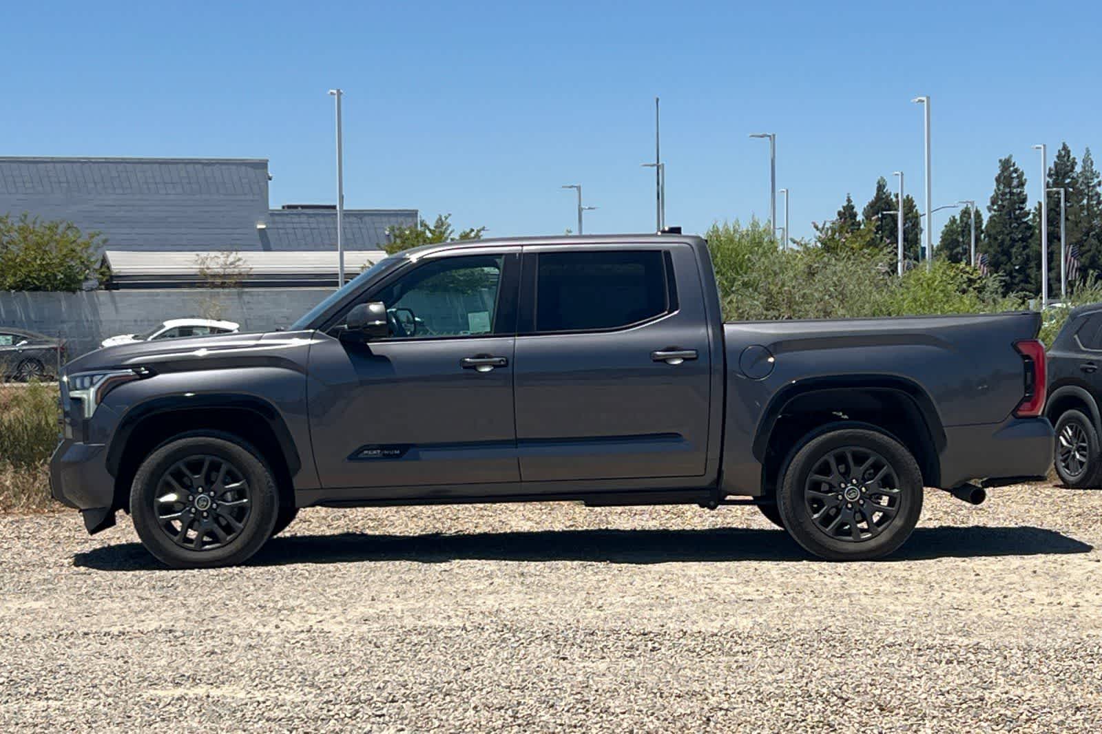 Thumbnail: 2023 Toyota Tundra - 6