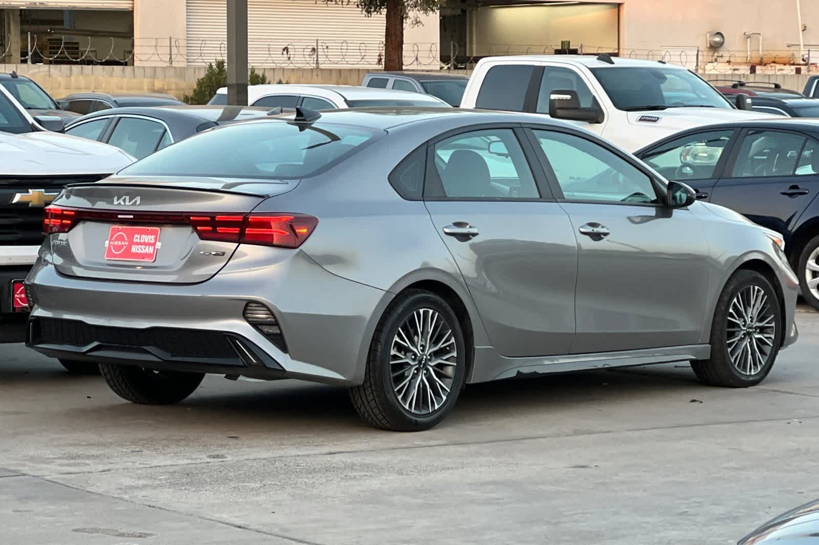 Thumbnail: 2023 Kia Forte - 3