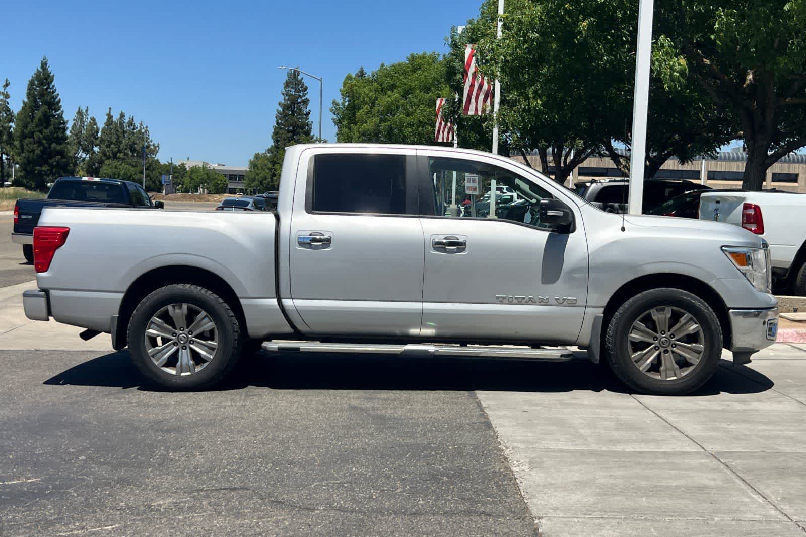 Thumbnail: 2018 Nissan Titan - 9