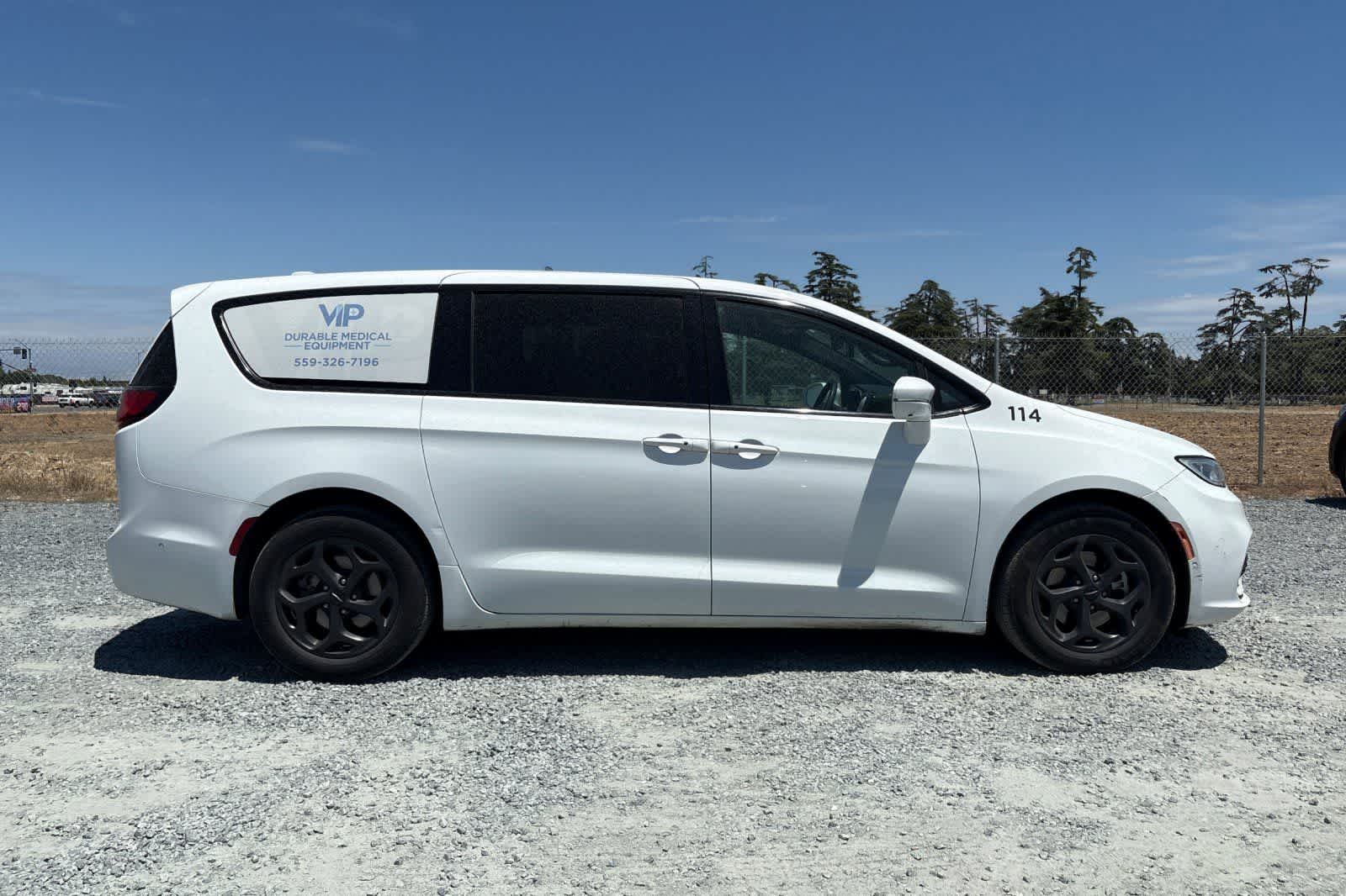 Thumbnail: 2022 Chrysler Pacifica - 9