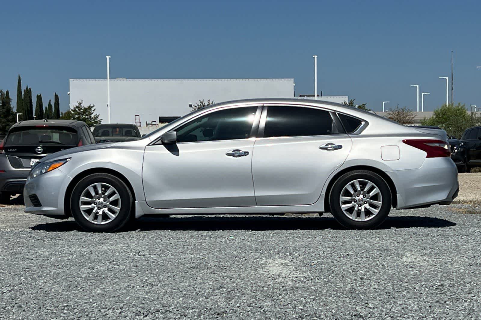 Thumbnail: 2018 Nissan Altima - 6