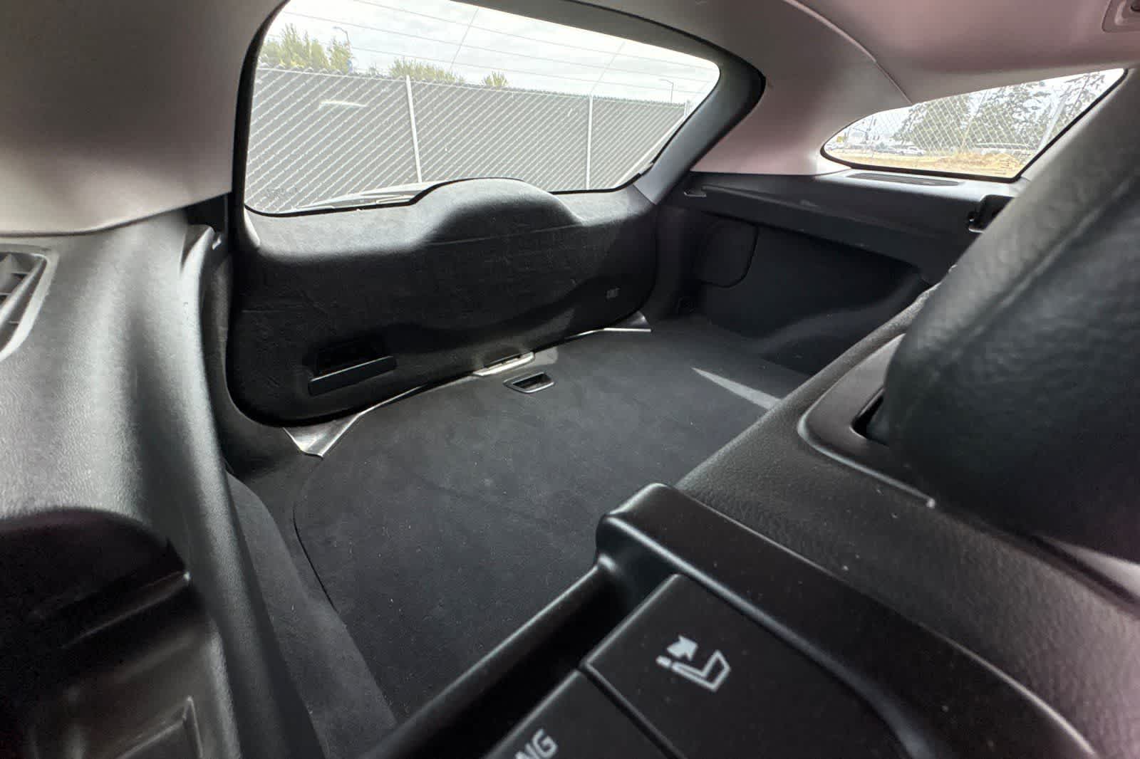 Thumbnail: 2018 Volvo V60 - 17