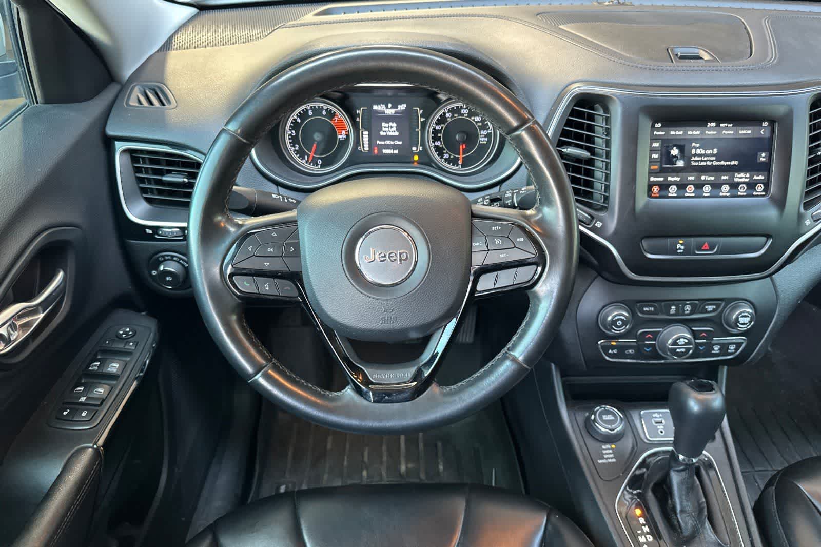 Thumbnail: 2019 Jeep Cherokee - 16