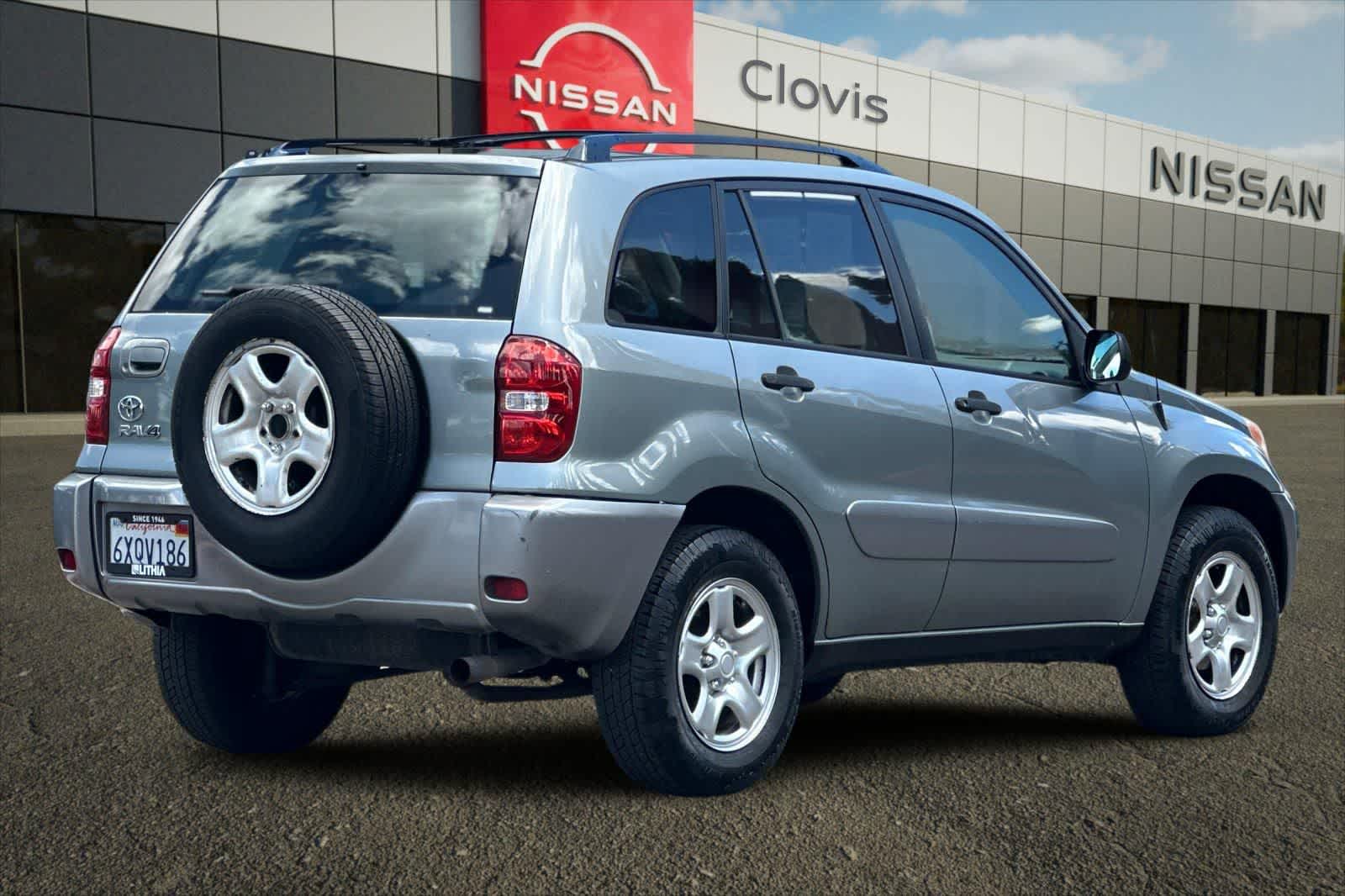 Thumbnail: 2004 Toyota RAV4 - 3