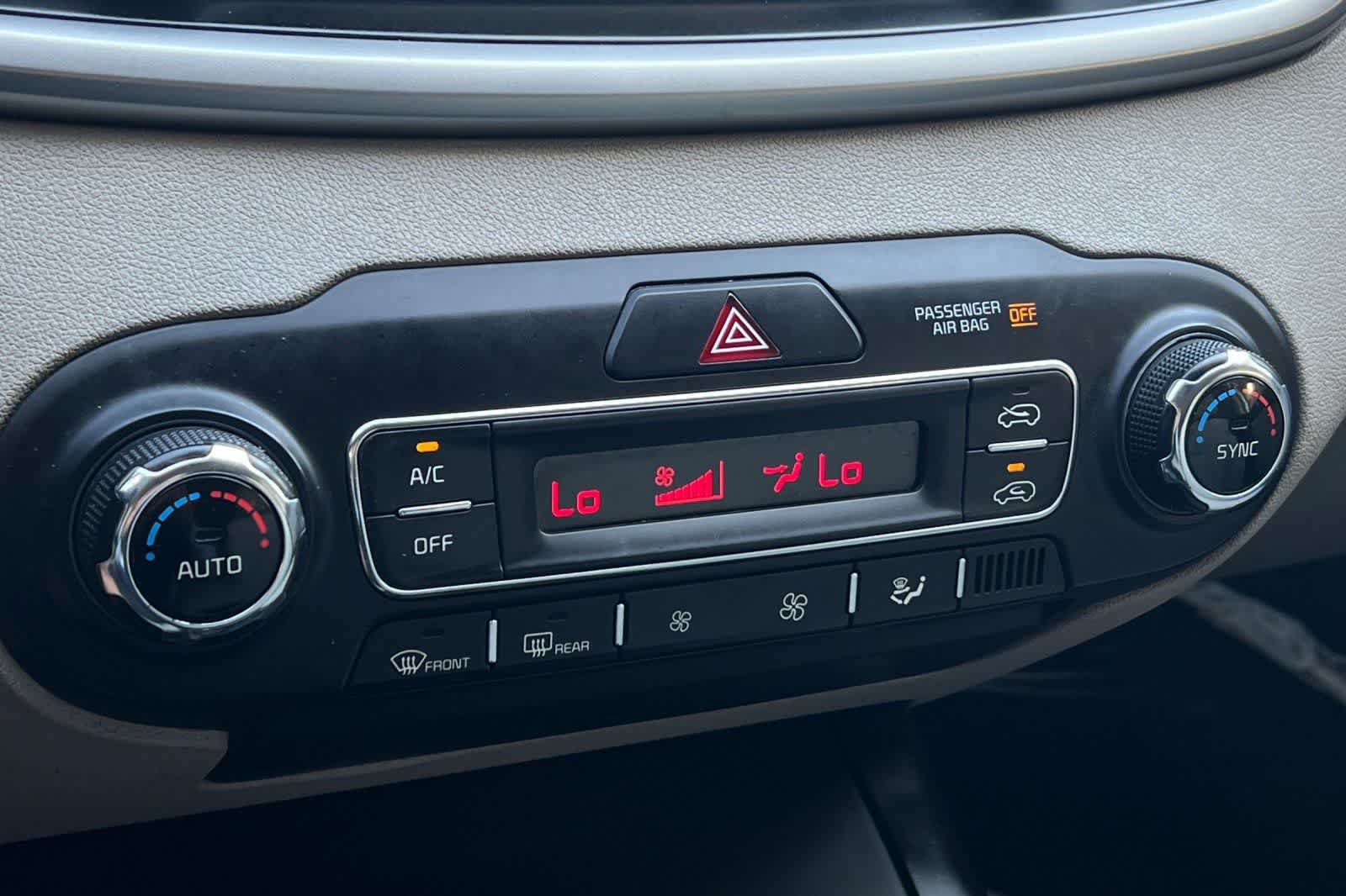 Thumbnail: 2019 Kia Sorento - 24