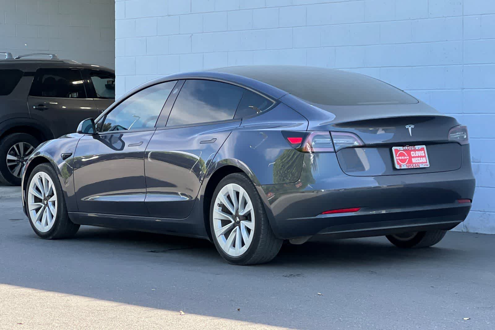 Thumbnail: 2023 Tesla Model 3 - 7