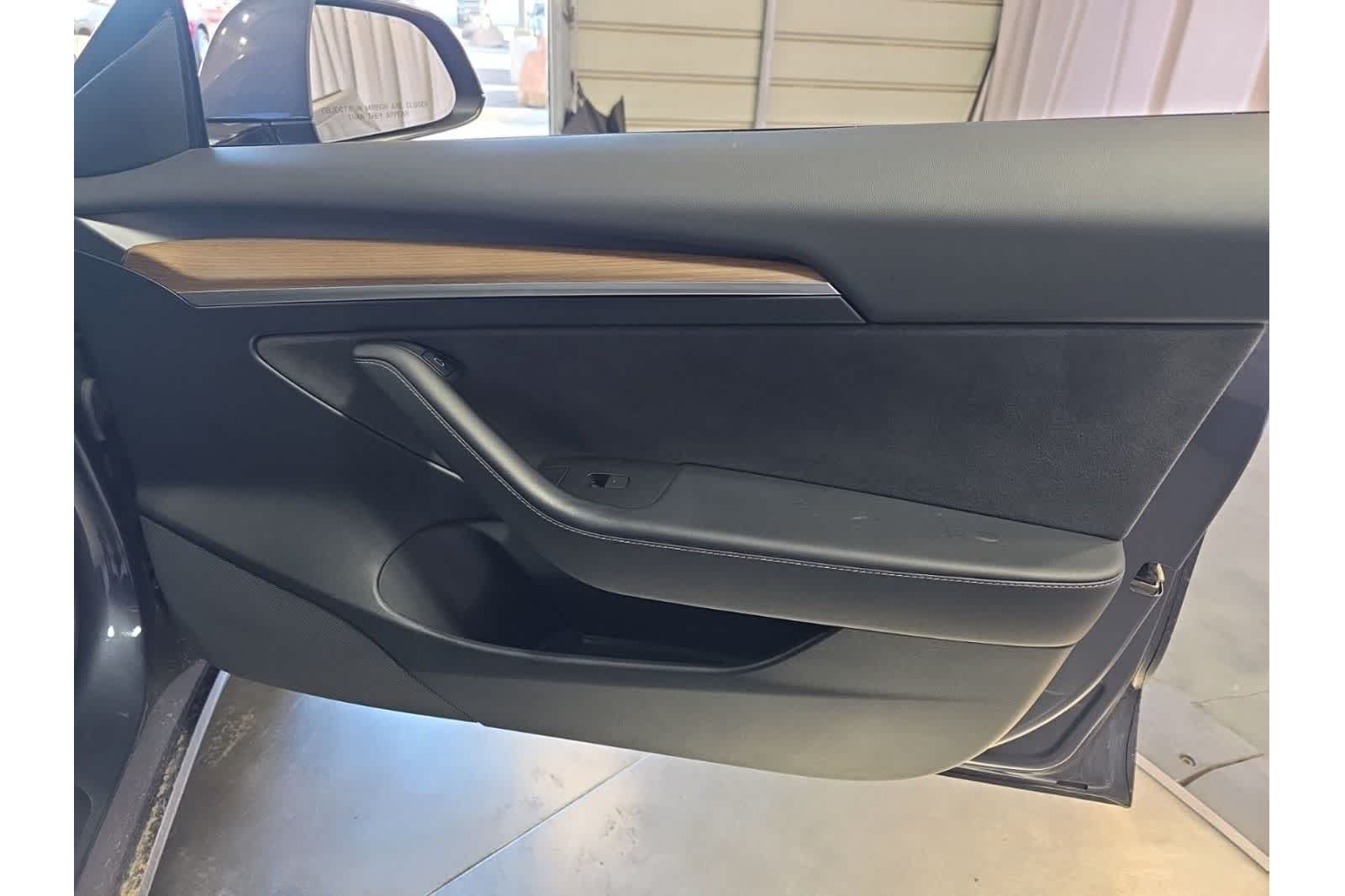 Thumbnail: 2023 Tesla Model 3 - 14