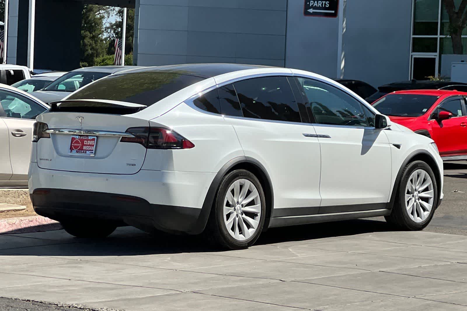 Thumbnail: 2018 Tesla Model X - 3